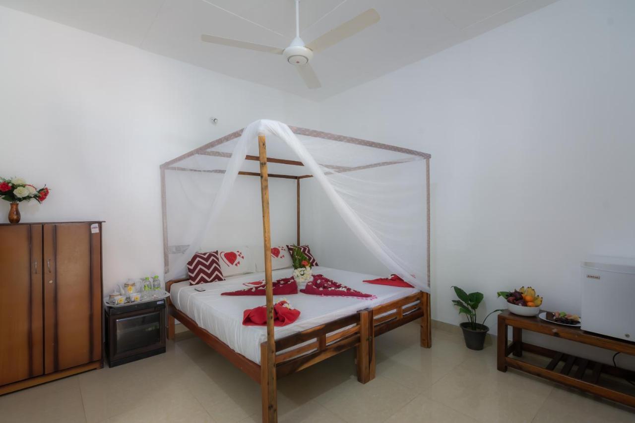 Comfort Beach Hotel Аругам-Бей Екстер'єр фото